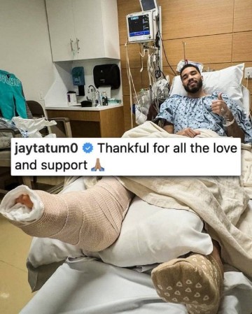 满血归来!塔图姆晒手术照片:感谢所有的爱与支持