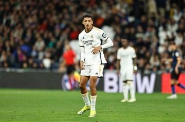 马卡报:西甲升班马埃尔切求租皇马前锋阿尔瓦罗,正在深入谈判