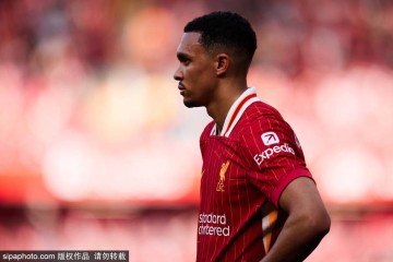 风暴前夜!利物浦清洗名单或达两位数,阿诺德转会皇马竟是另一回事?